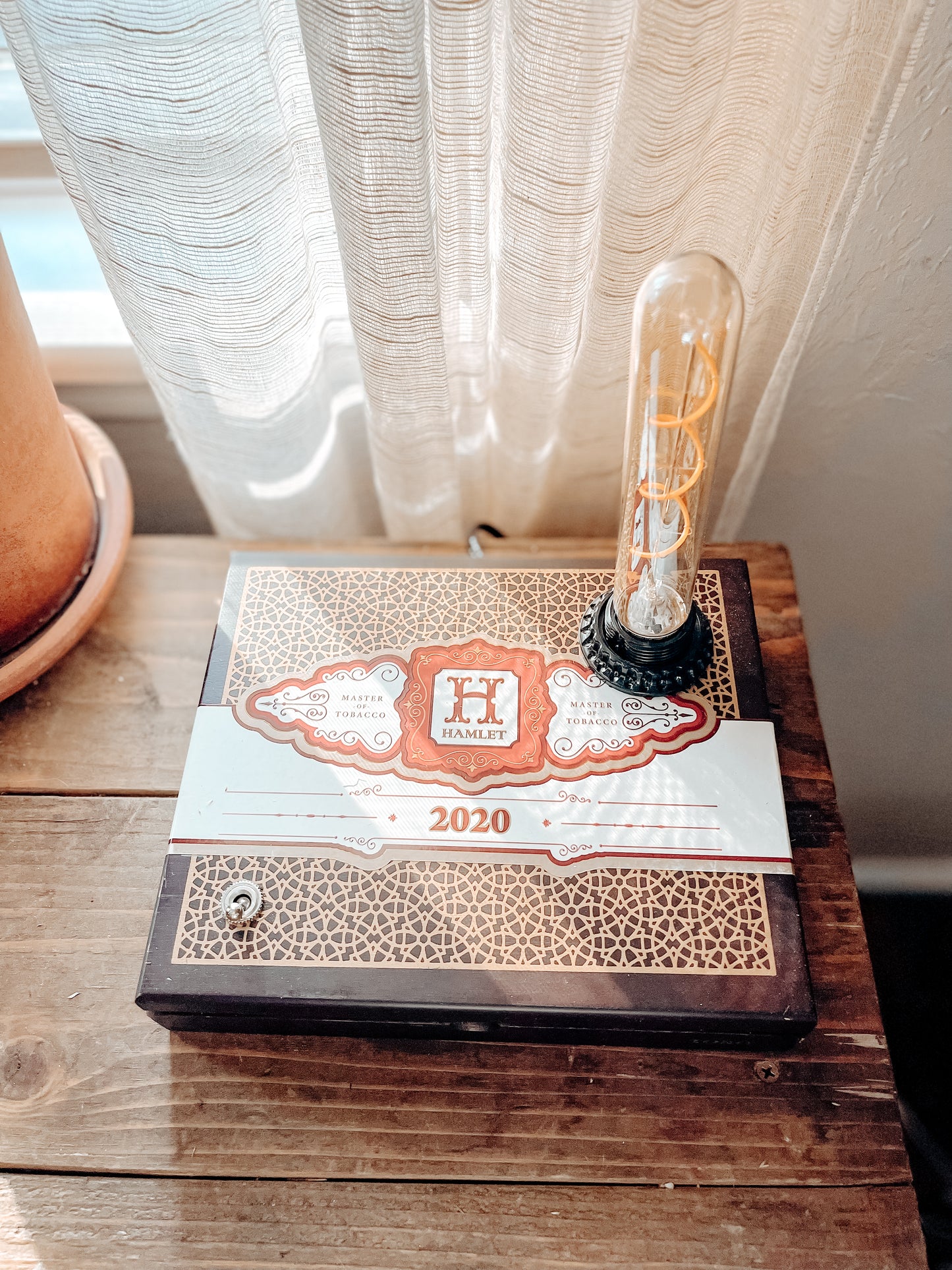Cigar Box Lamp - RP Hamlet 2020